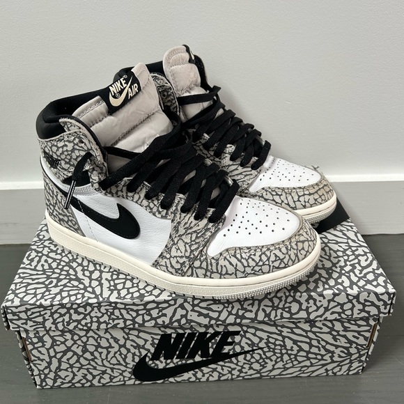 AIR JORDAN RETRO I HIGH OG CASUAL Size 5.5